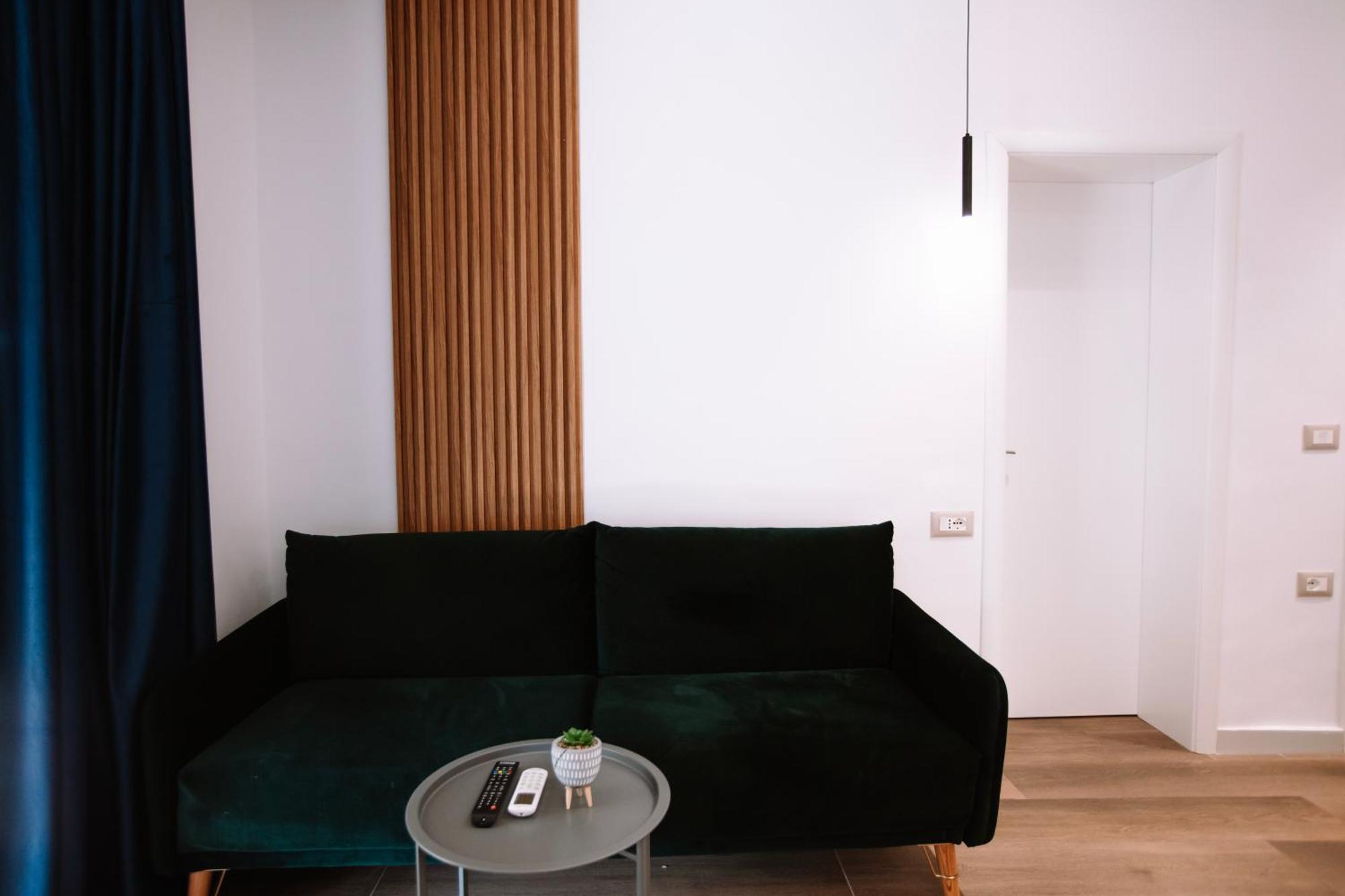 Barrikada Str Modern Apartments - The Nest Tirana Extérieur photo