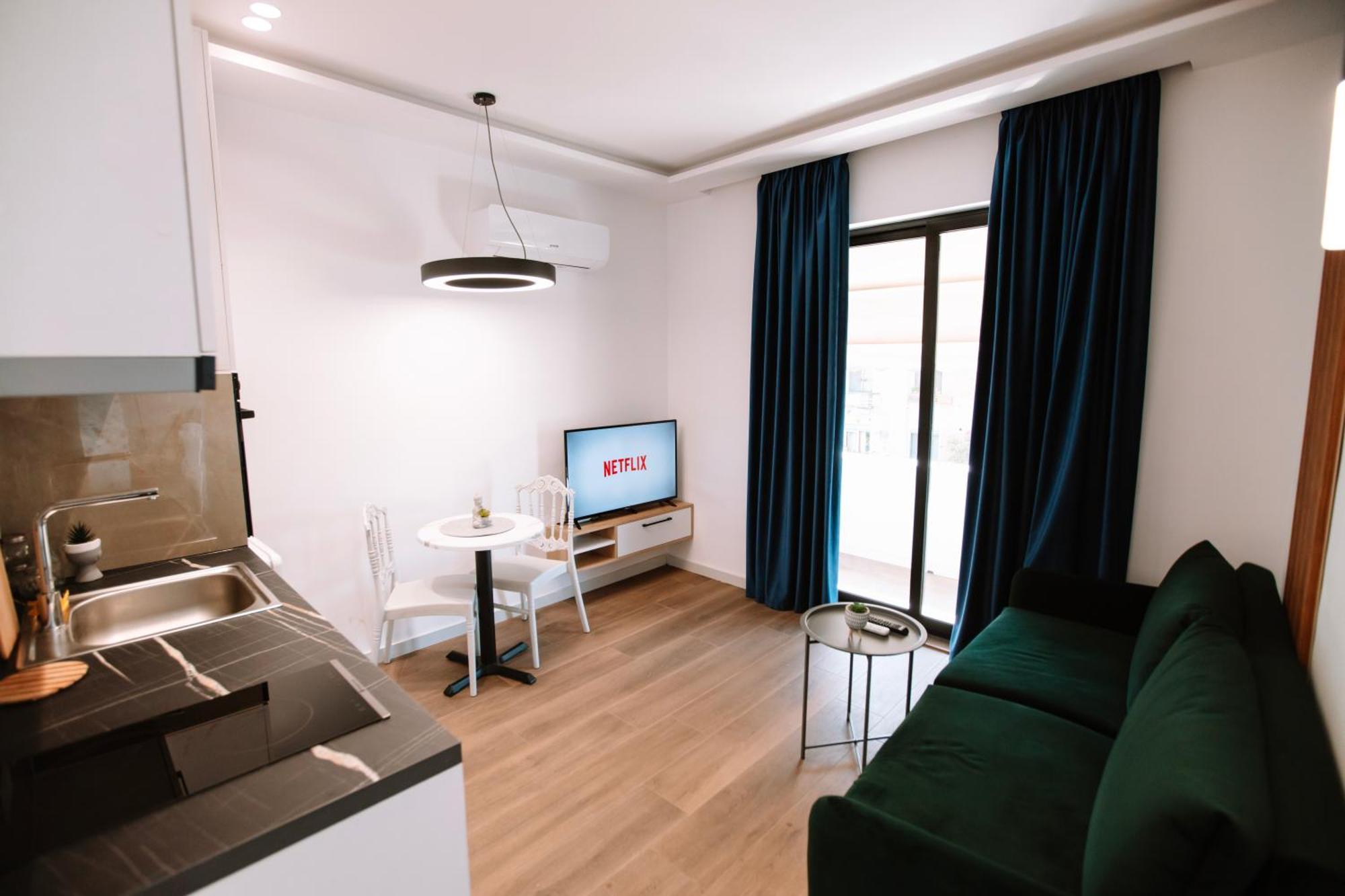 Barrikada Str Modern Apartments - The Nest Tirana Extérieur photo