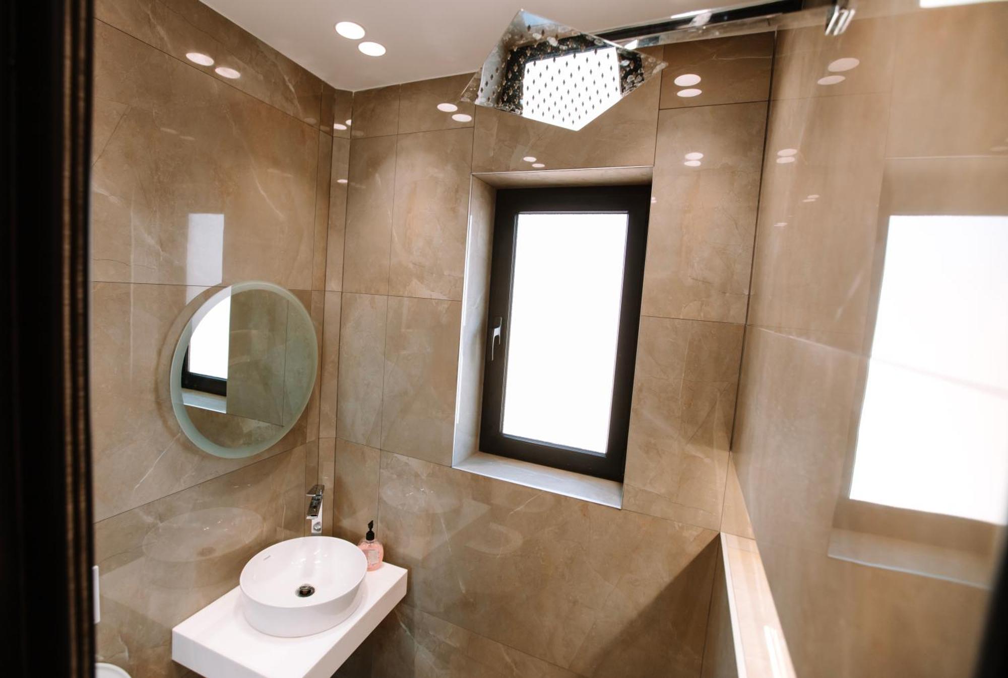 Barrikada Str Modern Apartments - The Nest Tirana Extérieur photo